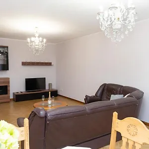 spacious-apartments-in-the-center-of-obolon-2-bedrooms.hotels-of-kiev.com/